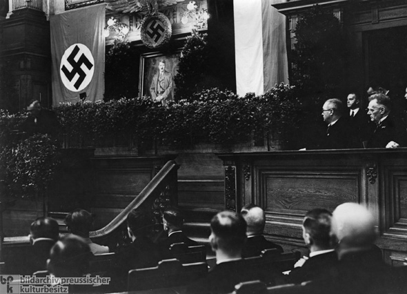 Reichsjustizminister Franz Gürtner eröffnet die erste Sitzung des Volksgerichtshofes (14. Juli 1934)